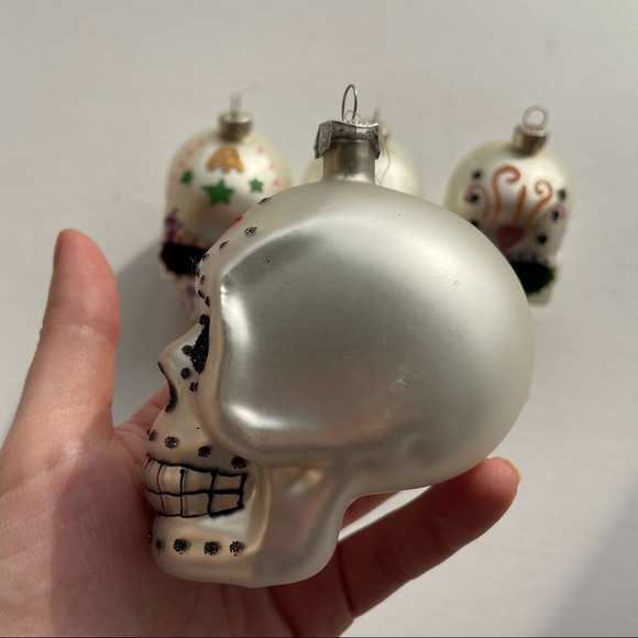 Halloween Day of the Dead Skull Ornaments (4) - Picture 4 of 16